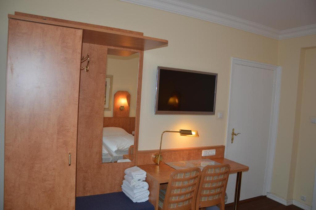 Hotel Wikinger Hof Hamburg Room photo